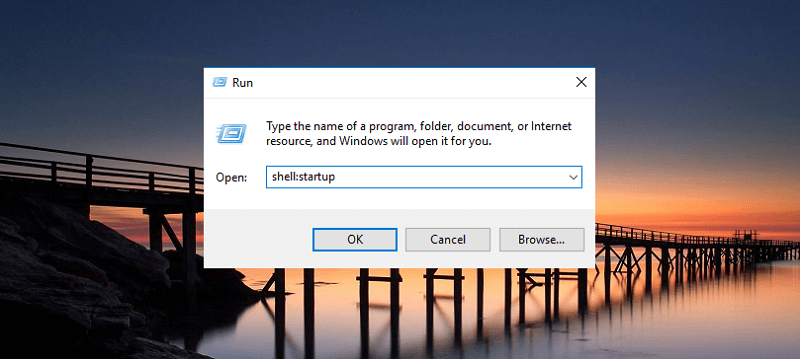 Nhấn tổ hợp phím Windows+R, gõ shell:startup vào hộp thoại Run và nhấn Enter.